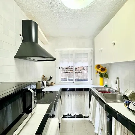 Apartment, Short Walk To The With Aircon