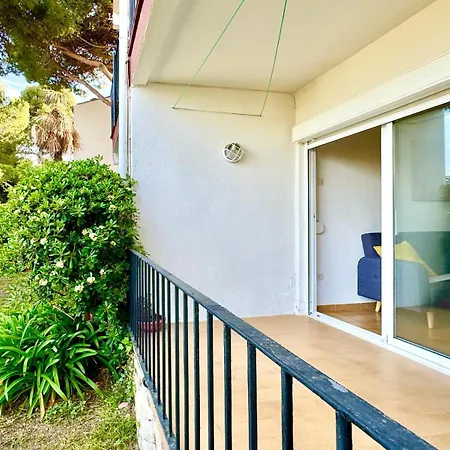 Apartment, Short Walk To The With Aircon Apartamento
