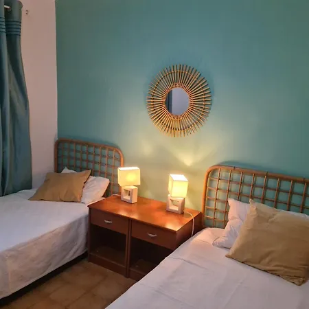 Apartment, Short Walk To The With Aircon